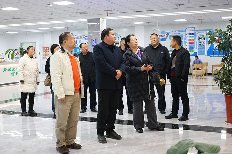 中國輸血協(xié)會理事長朱永明一行調(diào)研鄖陽血漿站
